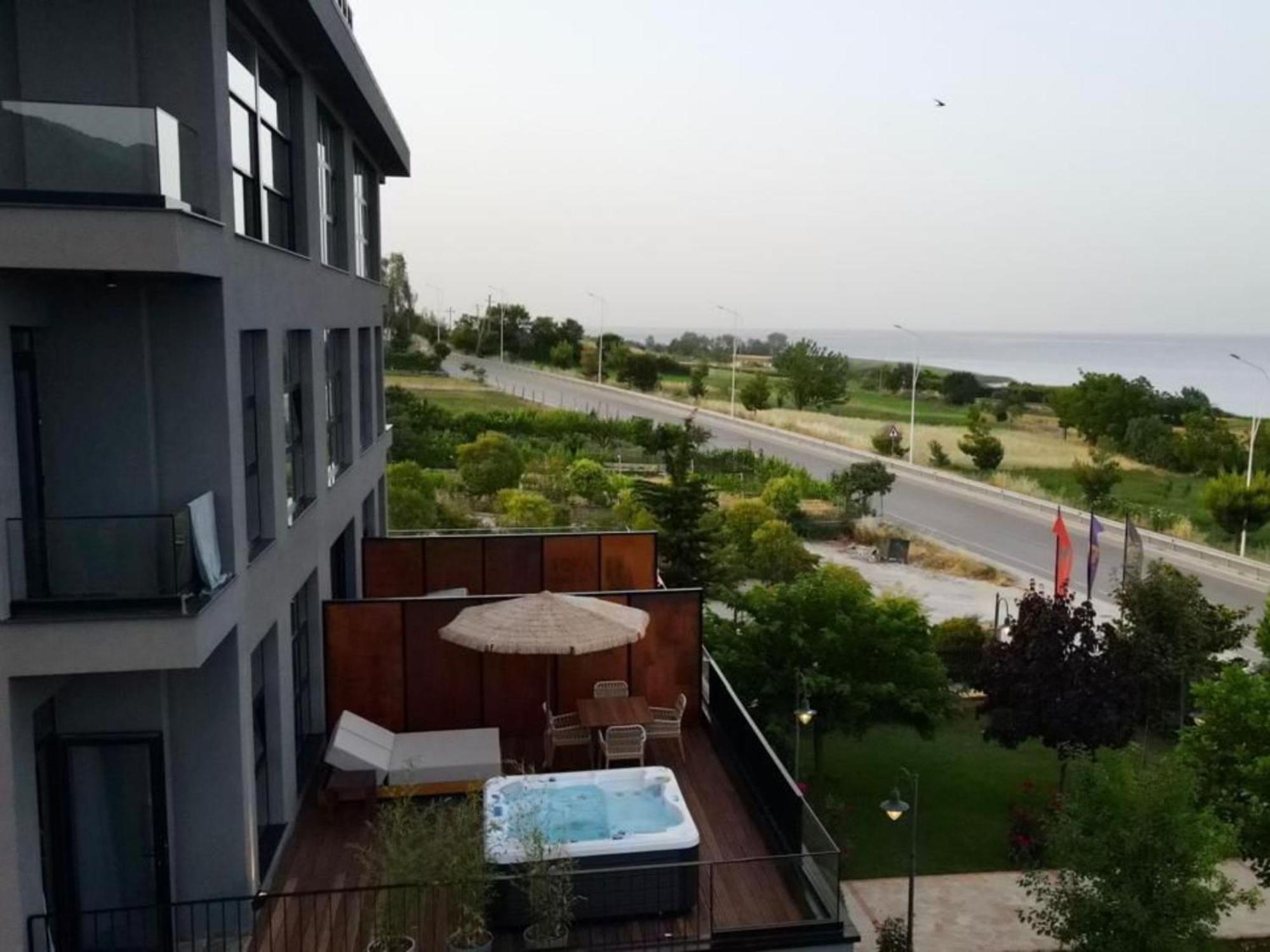 Toka Hotel Restaurant Udenisht Eksteriør billede