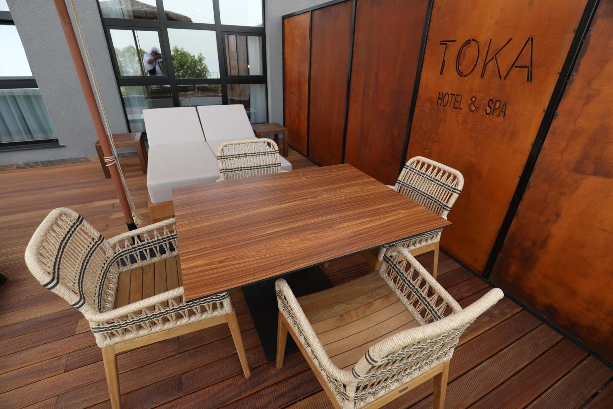 Toka Hotel Restaurant Udenisht Eksteriør billede