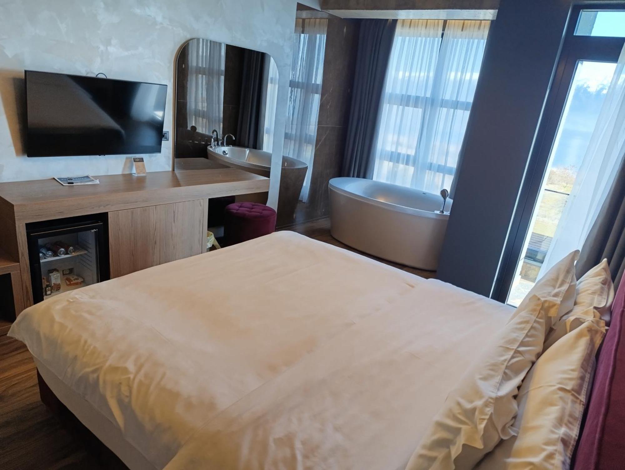 Toka Hotel Restaurant Udenisht Eksteriør billede