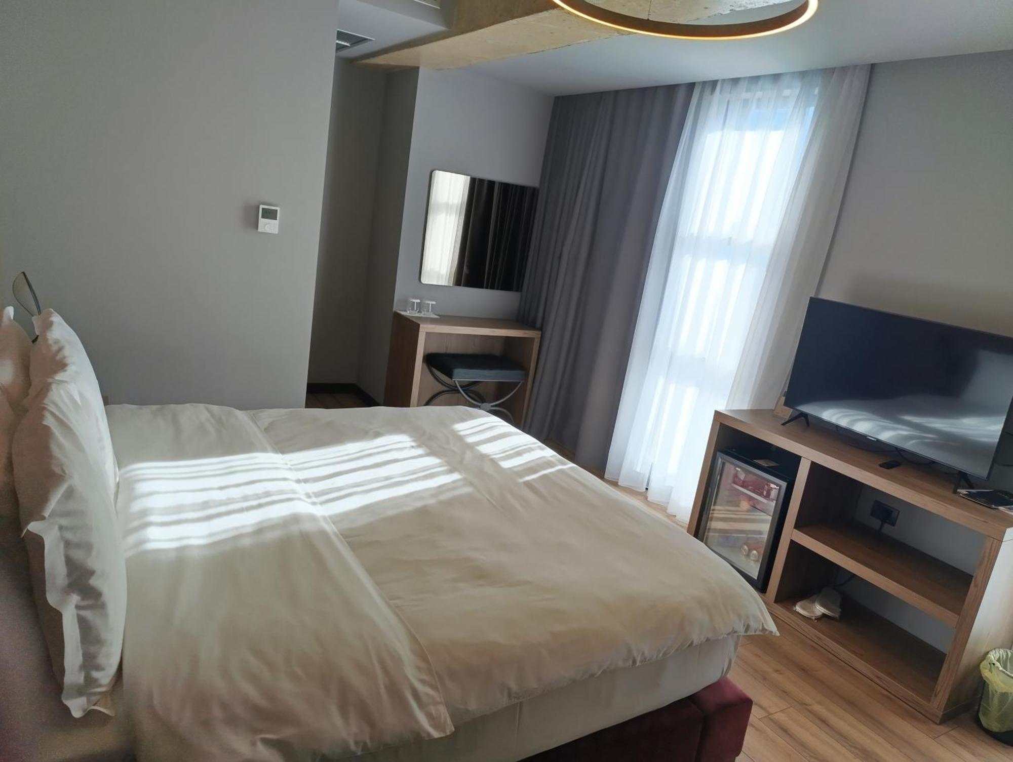 Toka Hotel Restaurant Udenisht Eksteriør billede