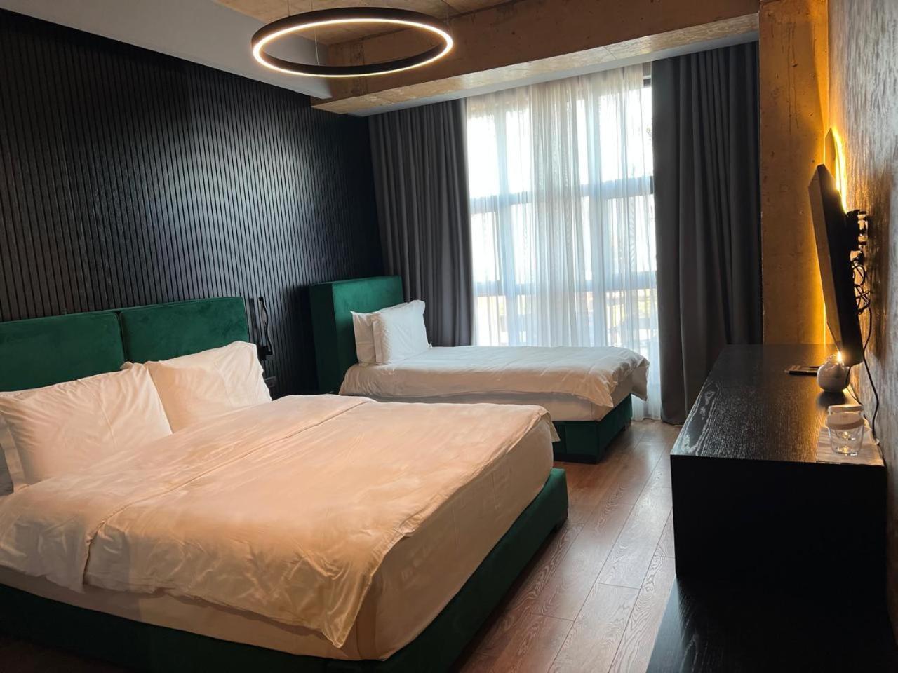 Toka Hotel Restaurant Udenisht Eksteriør billede